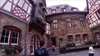 Castle Climbing in Bacharach (GUIDE CARDS) (GOPRO ACTION 1080P)