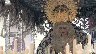 Salida de la Virgen de la Candelaria con la Cruz Roja | Semana Santa Sevilla 2024