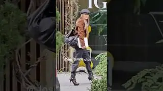 Jennifer Lopez Goes To A Hair Salon #JLo #Shorts