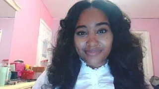 L10 Weavediscount.com Malaysian Caribbean Curl: Does the hair hold a curl?
