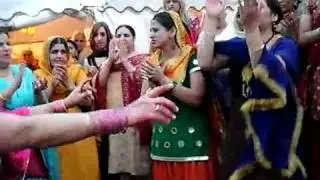panjabi loknaach live gidha boliyan by rani jaago 07877981522, 07947160328.AVI - YouTube.flv