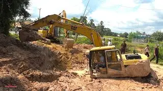 Amazing Caterpillar Excavator Stuck In Mud | 1Weeks ago | ​Getting Recovery Out