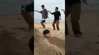 I saw the pyramid by the sea