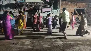 Dosita mallelu techi song kolatam 🙏