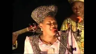 Retour en 2005 au grand concert au stade Omnisport de Lom&eacute; avec MME PASTEUR ABITOR MAKAFUI
