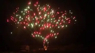 Red and Green Fanned Crossette Effect #EpicFireworks