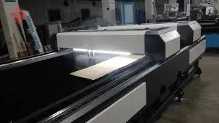 Double aixs and 4 heads Flatbed Large Co2 Laser Cutting Machine for Clothes .