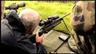 Panzersenioren - Ueli Maurer am Scharfsch&uuml;tzengewehr