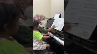 Les privat musik piano di Yamaha Max and Jenny Harapan Indah Bekasi