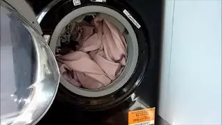 TESTING ULTRA-DELICATE WASH CYCLE ON CURTAINS IN THE HOTPOINT WASHING MACHINE