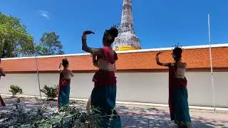 Sacred Traditional Dance Before the Ancient Chedi | Phatthalung Robe Festival ✨ 千年佛塔前的灵舞 &middot; 泰国帕他仑披袈裟节