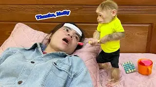 What’s Happening? Monkey Molly Panics and Does the Unexpected, Shocking Dad