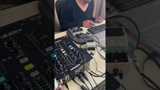 Mixer allen heath + delay boss DD7 + sirena DUB