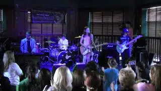 Lightning Strikes: Use Somebody at Looney's Pub