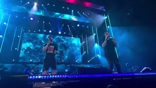 Melendi sube a fan a cantar La promesa en Alicante