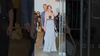 &reg; #emmastone as if in a fairy tale today in New York&hellip; אהבה תמיד מנצחת. 😉👌