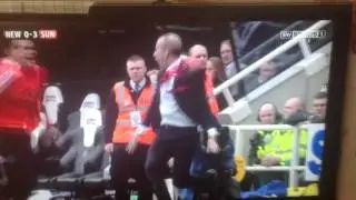 Paolo Di Canio funny celebration Newcastle 0-3 Sunderland