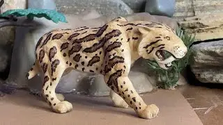 Mojo Smilodon Figures