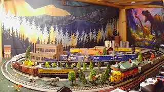 Trains & chill on the loft layout. Like & subscribe to help the channel grow :)