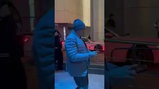 Григорий Лепс даёт автографы, Краснодар, 15 февраля 2024 #lifestyle #жизнь #звезды #шоубизнес #лепс