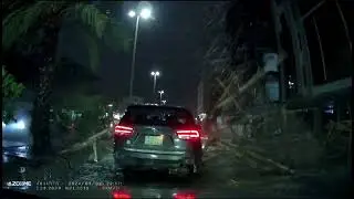 Dash cam captures wood structure collapse hitting car in Jeddah, Saudi Arabia