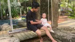Малыш качается на качелях со своим старшим братом #sereyneath