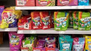WOW! ASMR! SHOP WITH ME! CHOCOLATE CANDY AISLE NEW AT WALMART! #asmr #amazing #walmart #deal