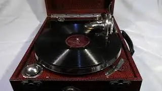 1930 portable wind-up gramophone from Supergrand