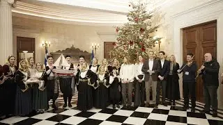 Χριστουγεννιάτικα κάλαντα στον Πρωθυπουργό Κυριάκο Μητσοτάκη