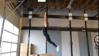 Ring Muscle Up (Kipping)