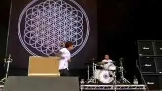 Bring Me The Horizon - Chelsea Smile [Reading Festival 2013] [Full HD 1080p]