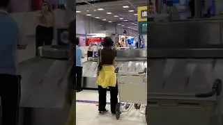 LISA IN THAILAND #lisa #lalisa #blackpink #airport #thailand #short #shortvideo #shorts #shortsvideo