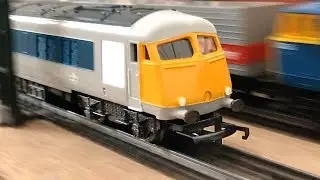 Tri-ang Hornby R.555C Pullman Two Car set и R.645 Freightliner Presentation Set