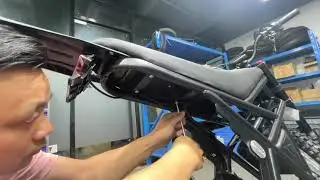 GT73 &ndash; (1200W) How to Remove the Saddle Pack