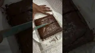 Pack An Order With Me | Chocolate Brownie #baker #homebaker #homebakermom #bakery #business #shorts