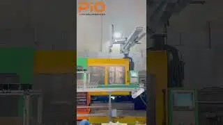 High-efficiency 72-cavity preform injection molding machine with robotic arm