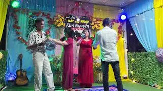 Khi bước vào yêu &ca sĩ dấu tên 