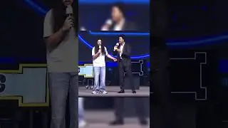 Тони продаёт на Dreamcon'е Family Feud