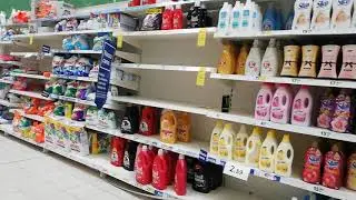 Puste półki w hipermarkecie Tesco Gdańsk Chełm. Tesco na gdańskim Chełmie