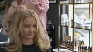 BLOND GIRL  at BRUNS Fris&ouml;rer LUND