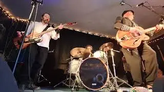 Rooks and ravens @ Watchfield Innn #livemusic #folkpunk #gurtdog #gurtdogofsomerset