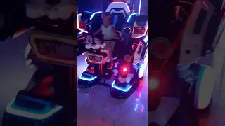 Алина в КосмоДрайв/ Робот/Space adventure/ Robot🤖 #аттракционы #cute #viral