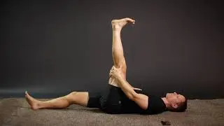SPECIFIK STRETCH &Ouml;VNING - HAMSTRING + BAKSIDA L&Aring;R (MILD)