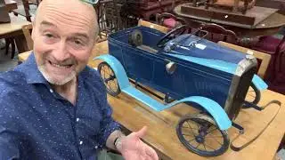 Antiques Hunting in an Antiques Auction with David Harper!(Bargain Hunt, Antiques Road Trip)