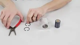 Substitui&ccedil;&atilde;o dos elementos deslizantes RJUM nas guias drylin&reg; R
