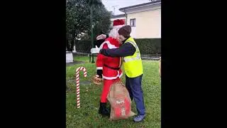 Siamo un gruppo di volontari che hanno cura del proprio paese pulendo dai rifiuti abbandonati