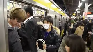 無謀な駆け込み乗車、マナーの悪い乗客まとめ