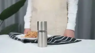 How to use the Stainless Steel Manual Nutmeg Grinder