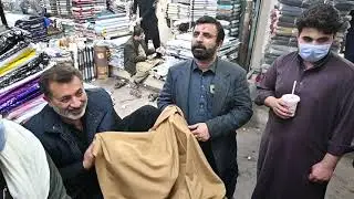 TOUR TO AZAM CLOTH MARKIT LAHOUR,VERY INFORMATIONAL VIDEO.