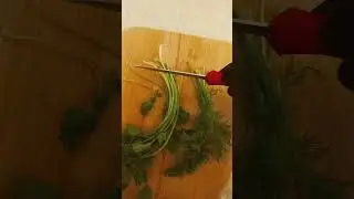 брокколи в кипящую соленую воду на 1 мин.вынимаем остужаем,+ огурцы+ зелень+ложку майонеза. #салаты#
